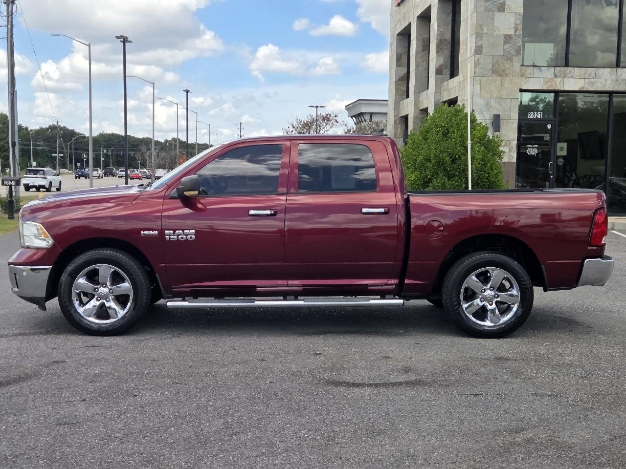 RAM 1500 2WD Crew Cab 140.5" Lone Star 2016