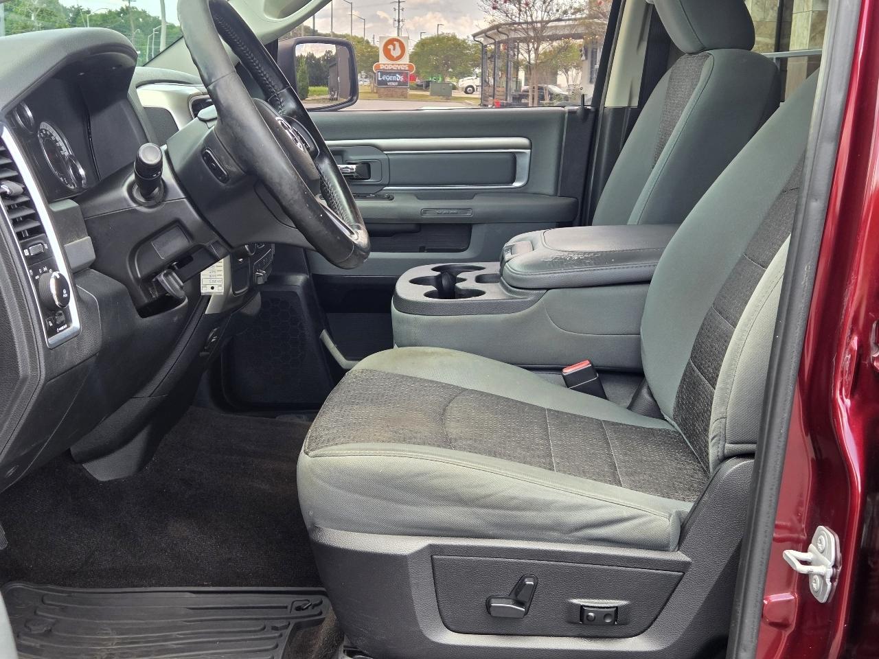 RAM 1500 2WD Crew Cab 140.5" Lone Star 2016
