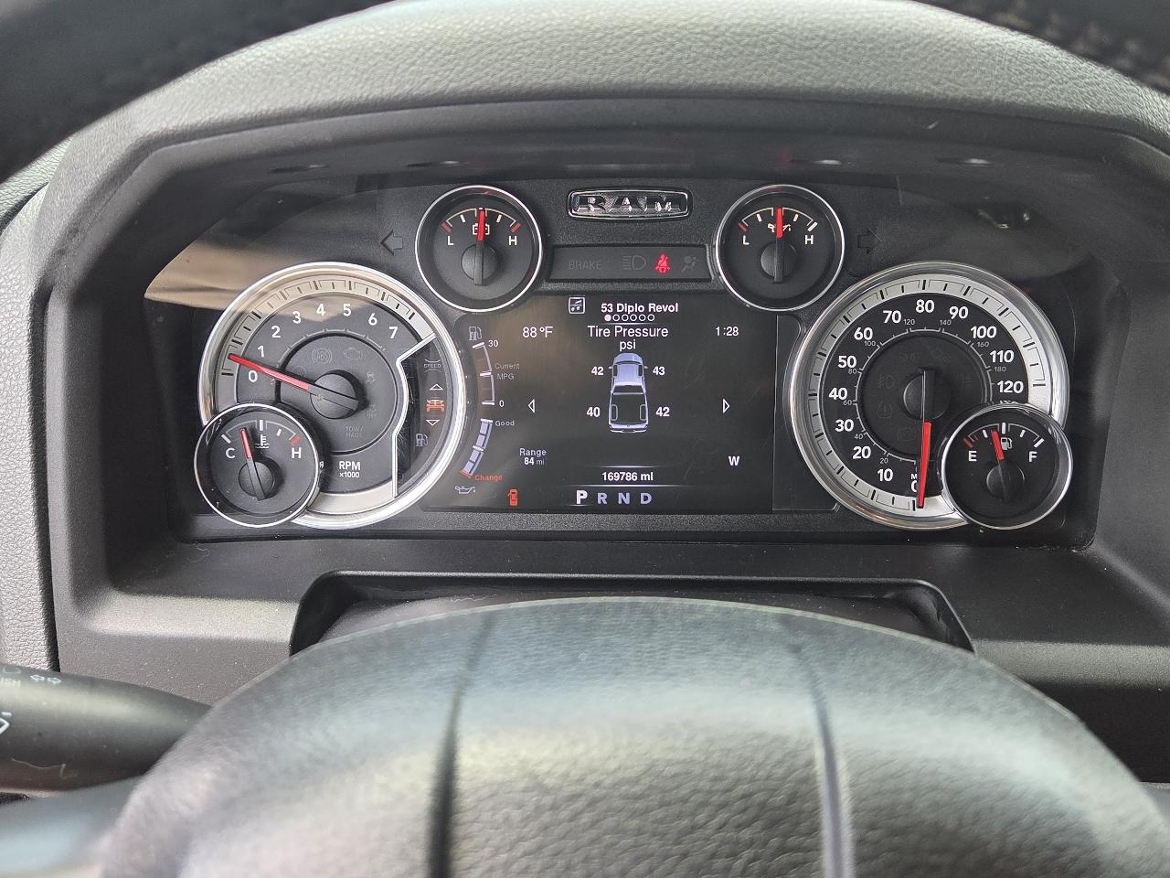 RAM 1500 2WD Crew Cab 140.5" Lone Star 2016