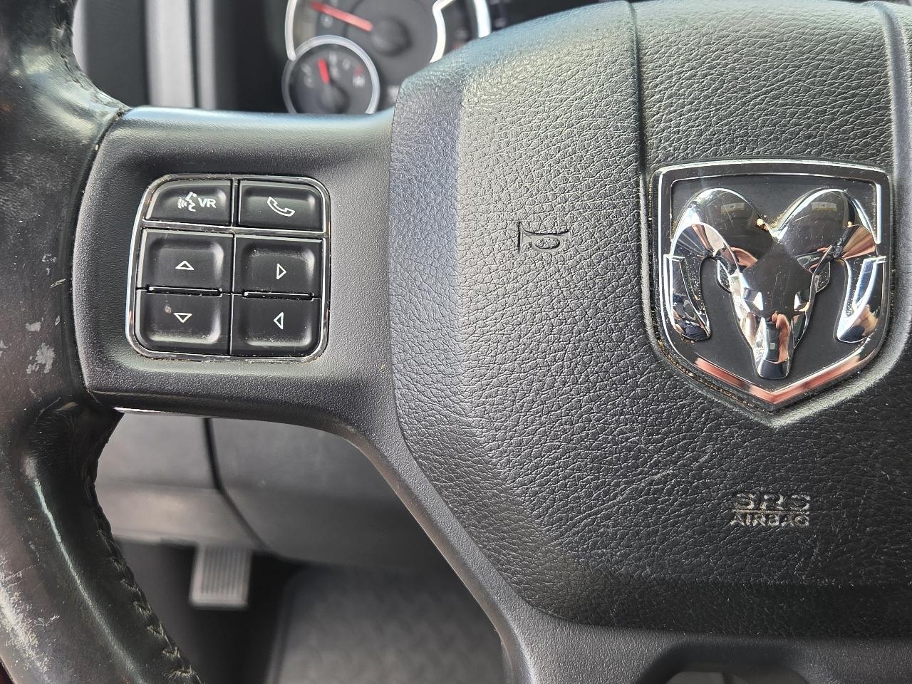 RAM 1500 2WD Crew Cab 140.5" Lone Star 2016