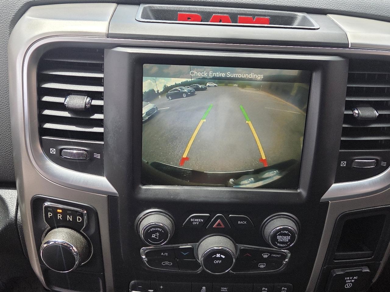 RAM 1500 2WD Crew Cab 140.5" Lone Star 2016