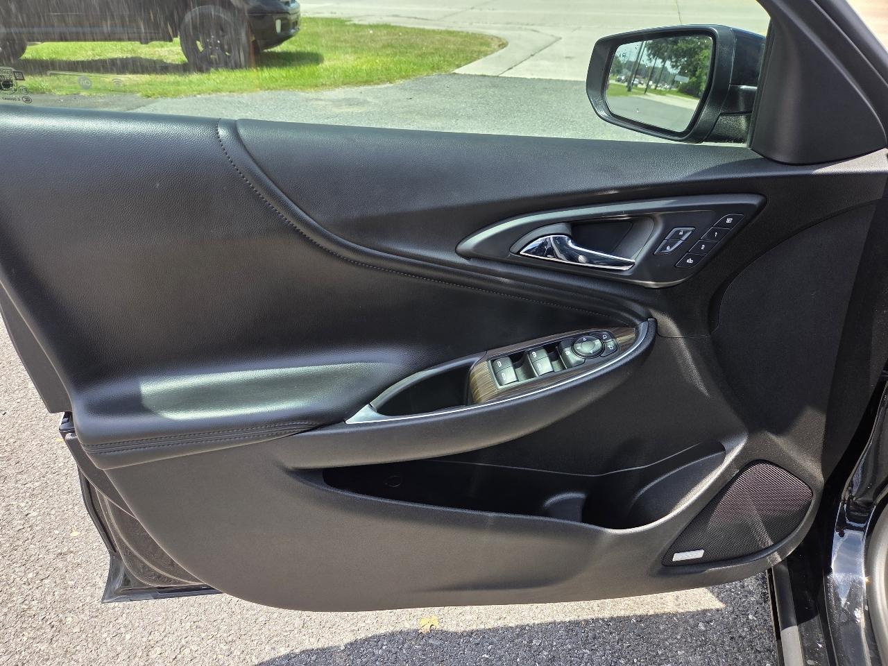 Chevrolet Malibu 4dr Sdn Premier w/2LZ 2017