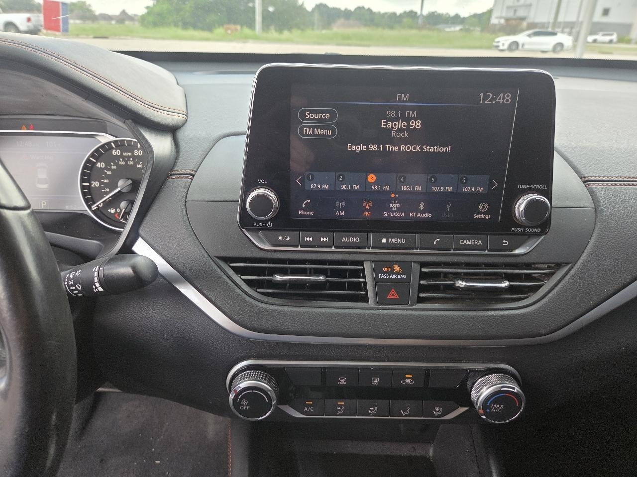 Nissan Altima 2.5 SR Sedan 2022