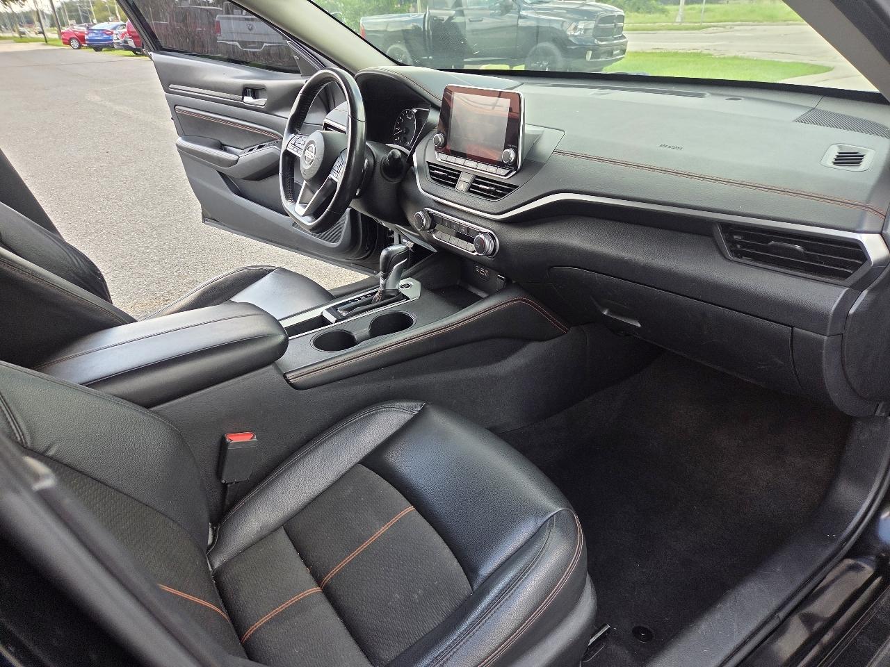 Nissan Altima 2.5 SR Sedan 2022