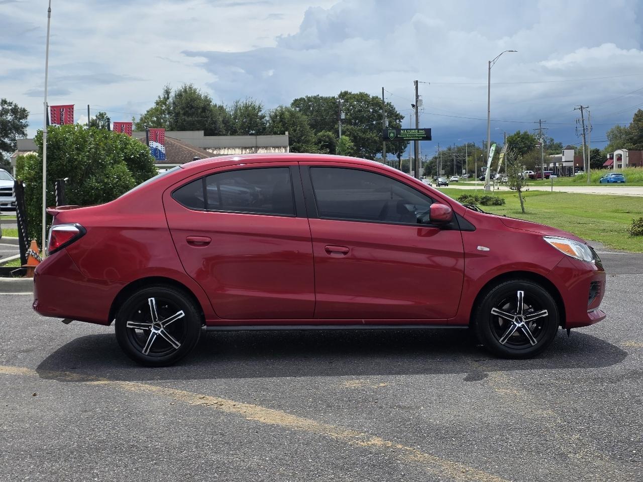 Mitsubishi Mirage G4 photo 8