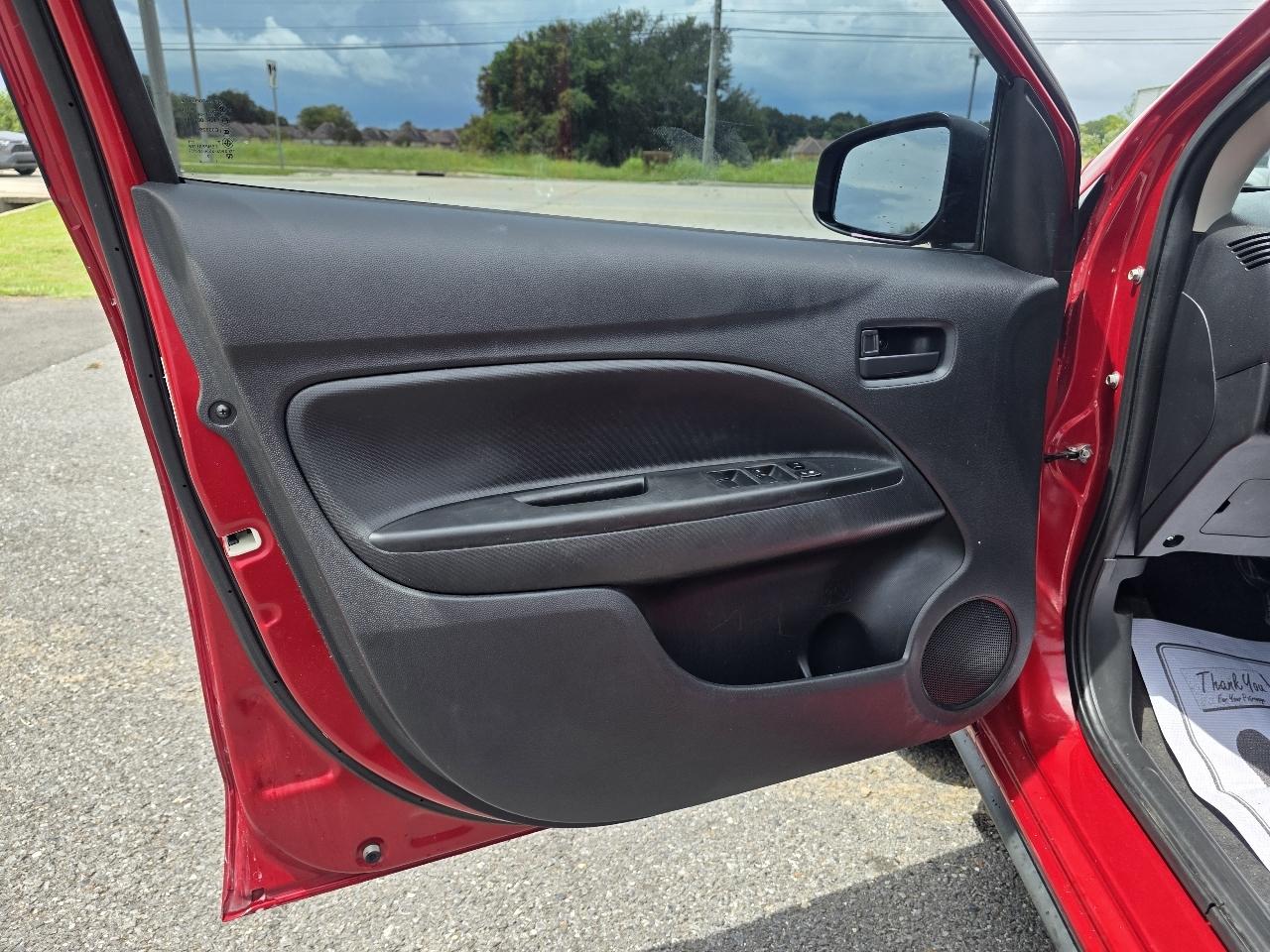 Mitsubishi Mirage G4 photo 9