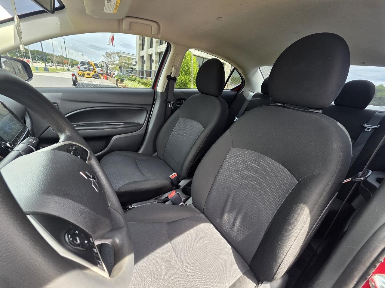 Mitsubishi Mirage G4 photo 11