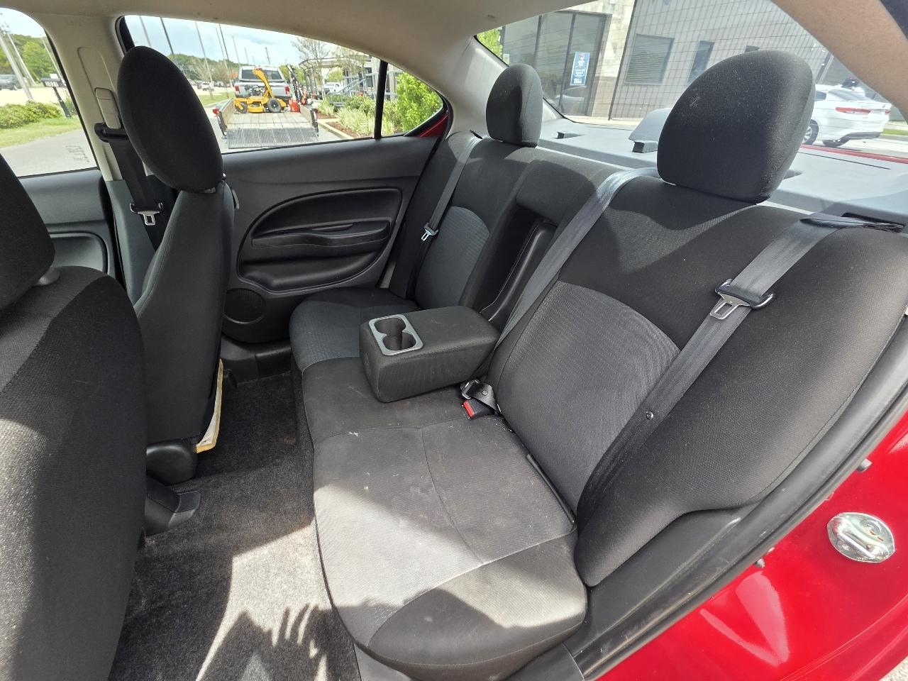 Mitsubishi Mirage G4 photo 24