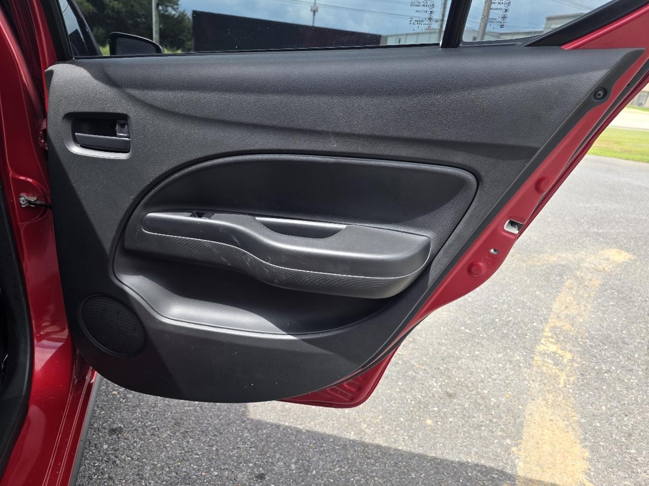 Mitsubishi Mirage G4 photo 26