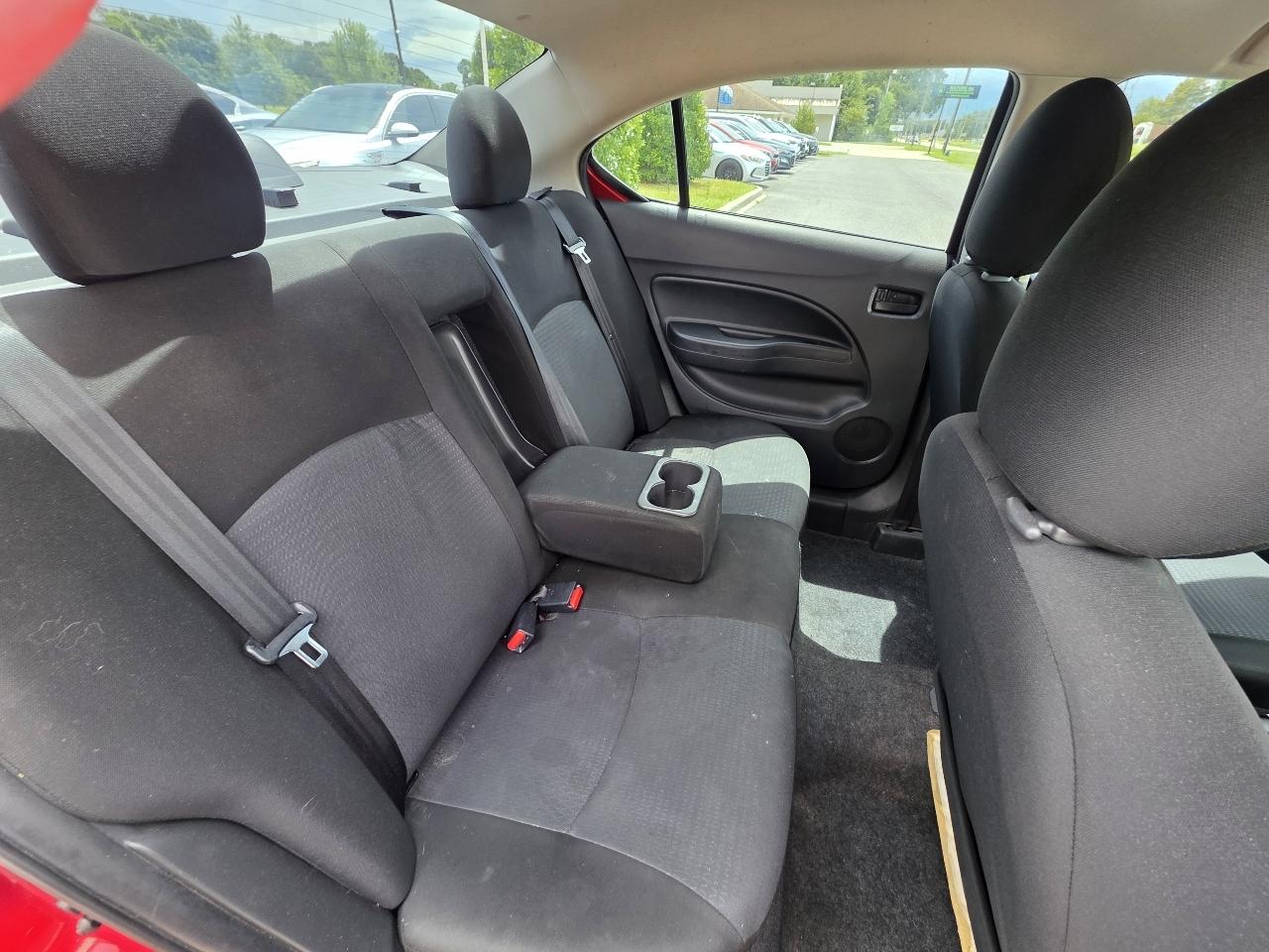 Mitsubishi Mirage G4 photo 28