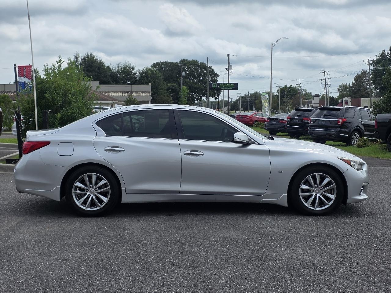 Infiniti Q50 4dr Sdn Premium RWD 2014