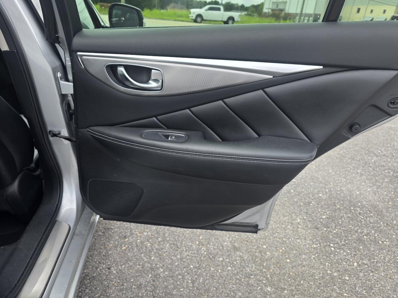 Infiniti Q50 4dr Sdn Premium RWD 2014