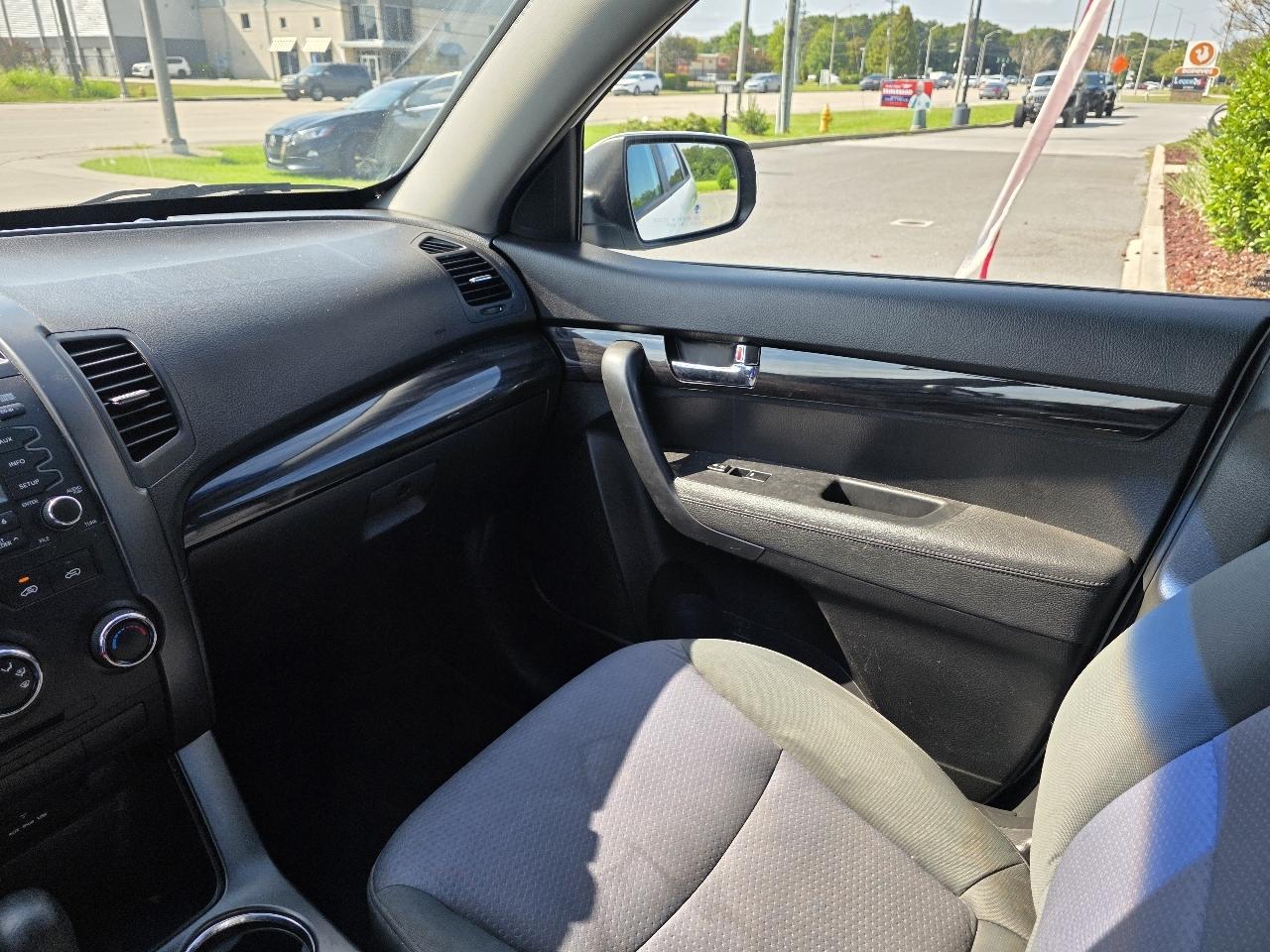 Kia Sorento 2WD 4dr I4 LX 2013