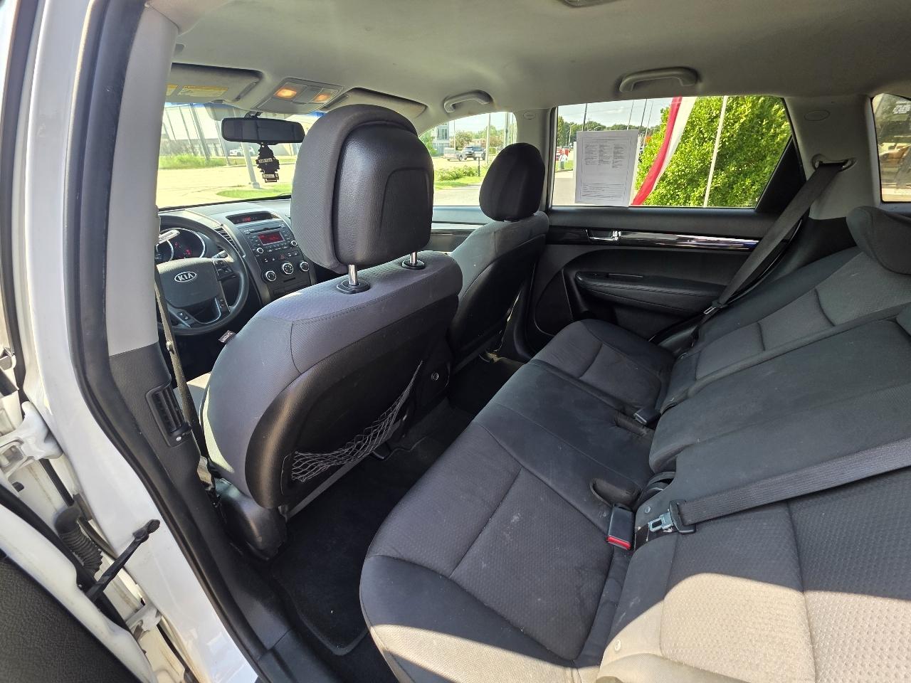Kia Sorento 2WD 4dr I4 LX 2013