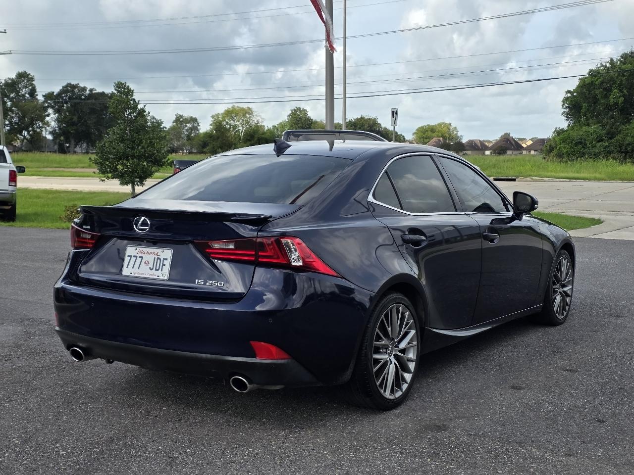 Lexus IS 250 4dr Sport Sdn RWD 2015