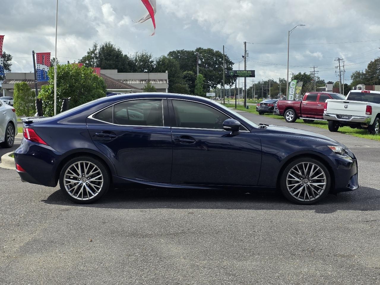 Lexus IS 250 4dr Sport Sdn RWD 2015