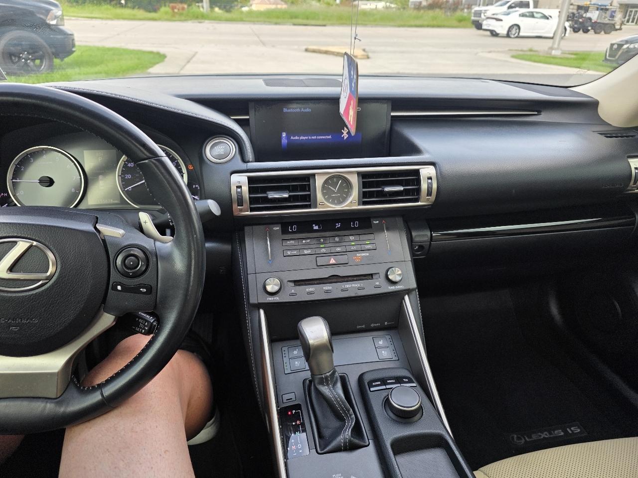 Lexus IS 250 4dr Sport Sdn RWD 2015