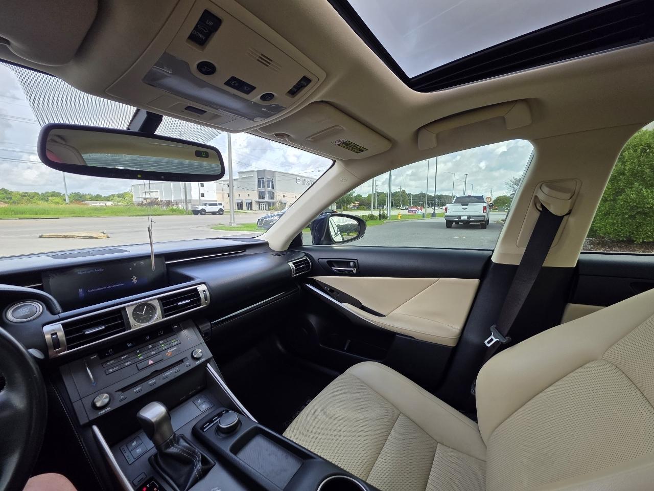 Lexus IS 250 4dr Sport Sdn RWD 2015