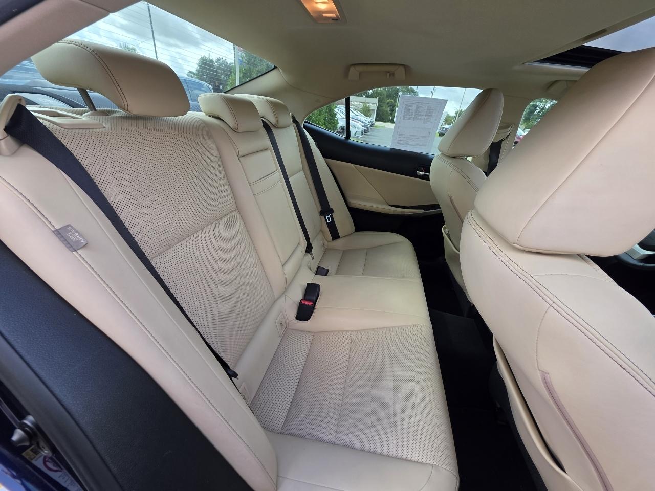 Lexus IS 250 4dr Sport Sdn RWD 2015