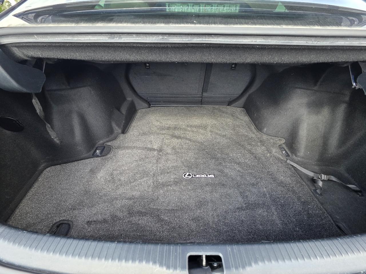Lexus IS 250 4dr Sport Sdn RWD 2015