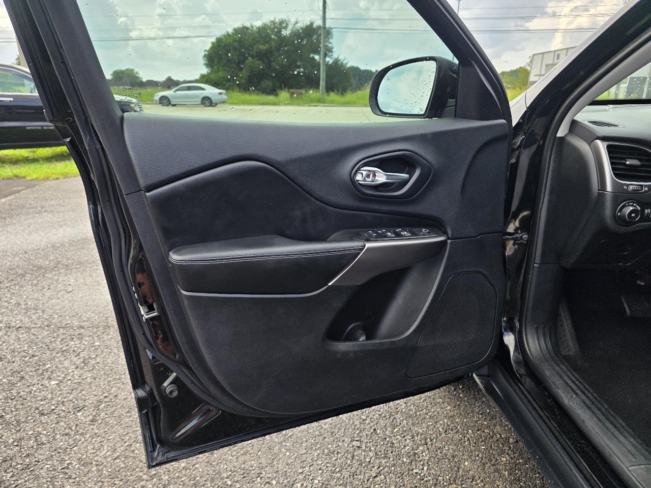 Jeep Cherokee Latitude Plus FWD 2019