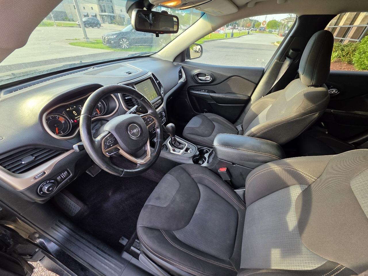 Jeep Cherokee Latitude FWD 2017