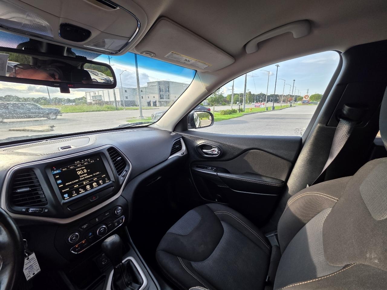 Jeep Cherokee Latitude FWD 2017