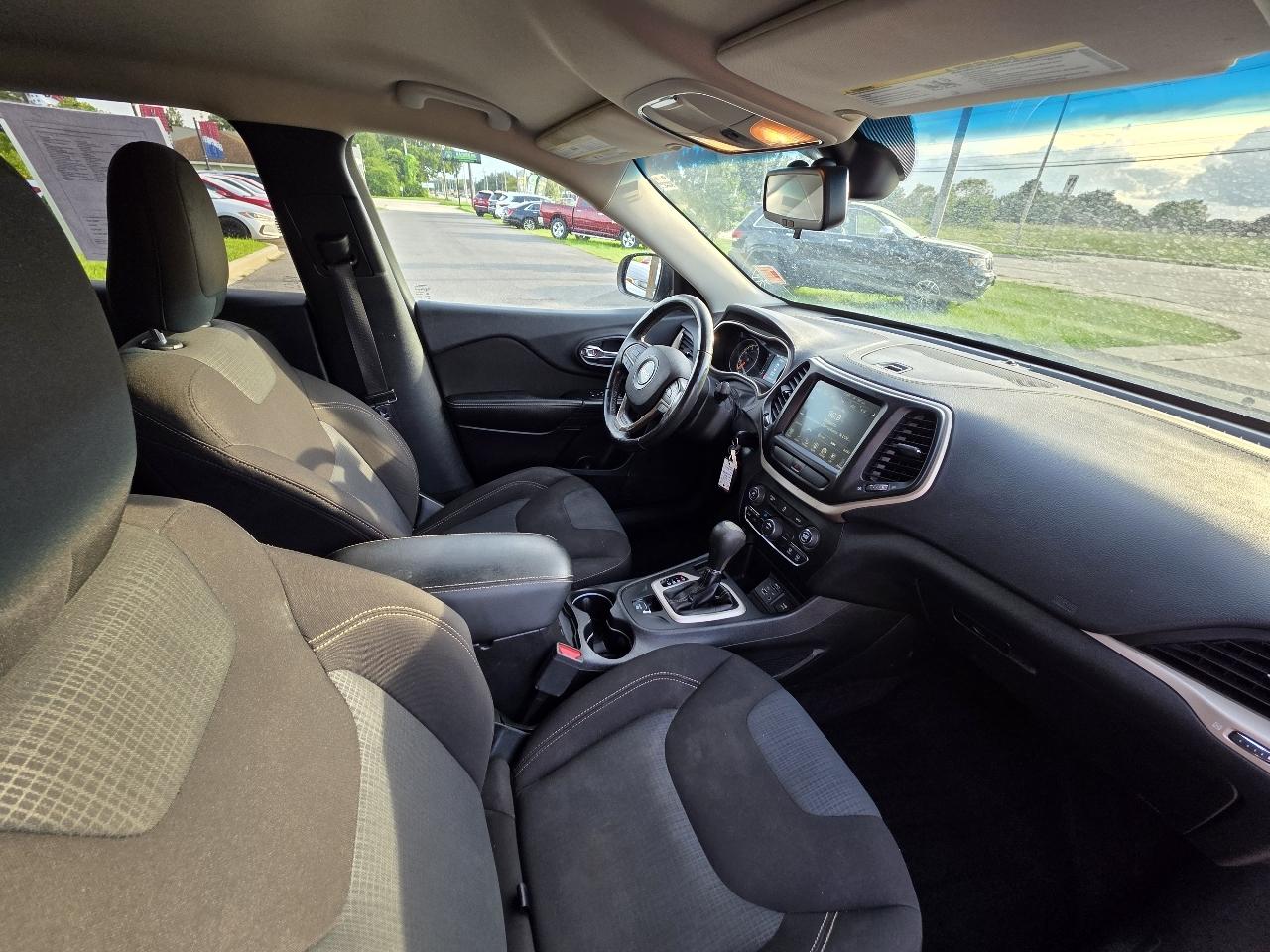 Jeep Cherokee Latitude FWD 2017