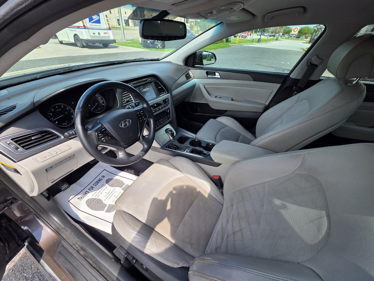 Hyundai Sonata 4dr Sdn 2.4L Sport 2015