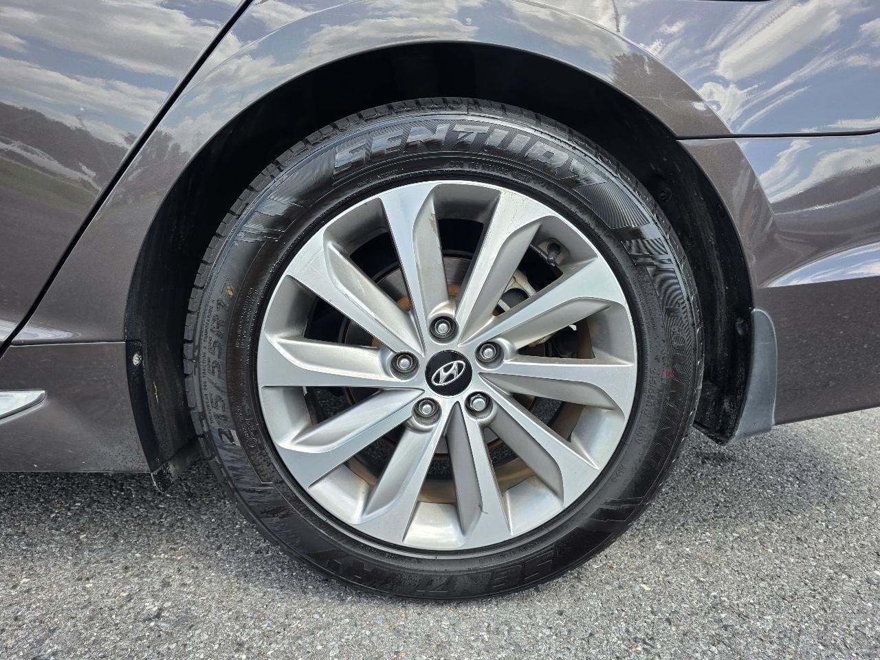 Hyundai Sonata 4dr Sdn 2.4L Sport 2015