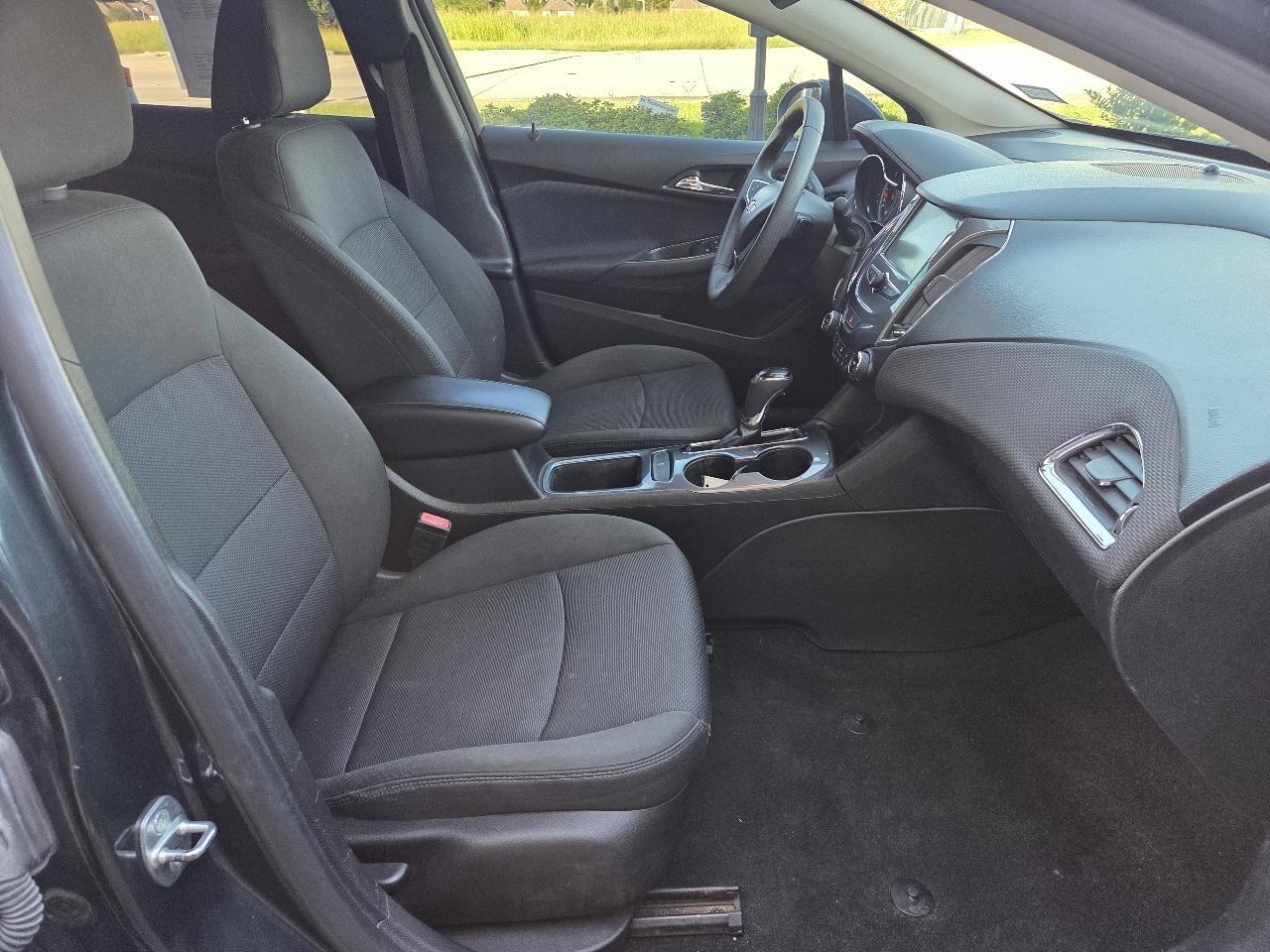 Chevrolet Cruze 4dr Sdn 1.4L LT w/1SD 2017