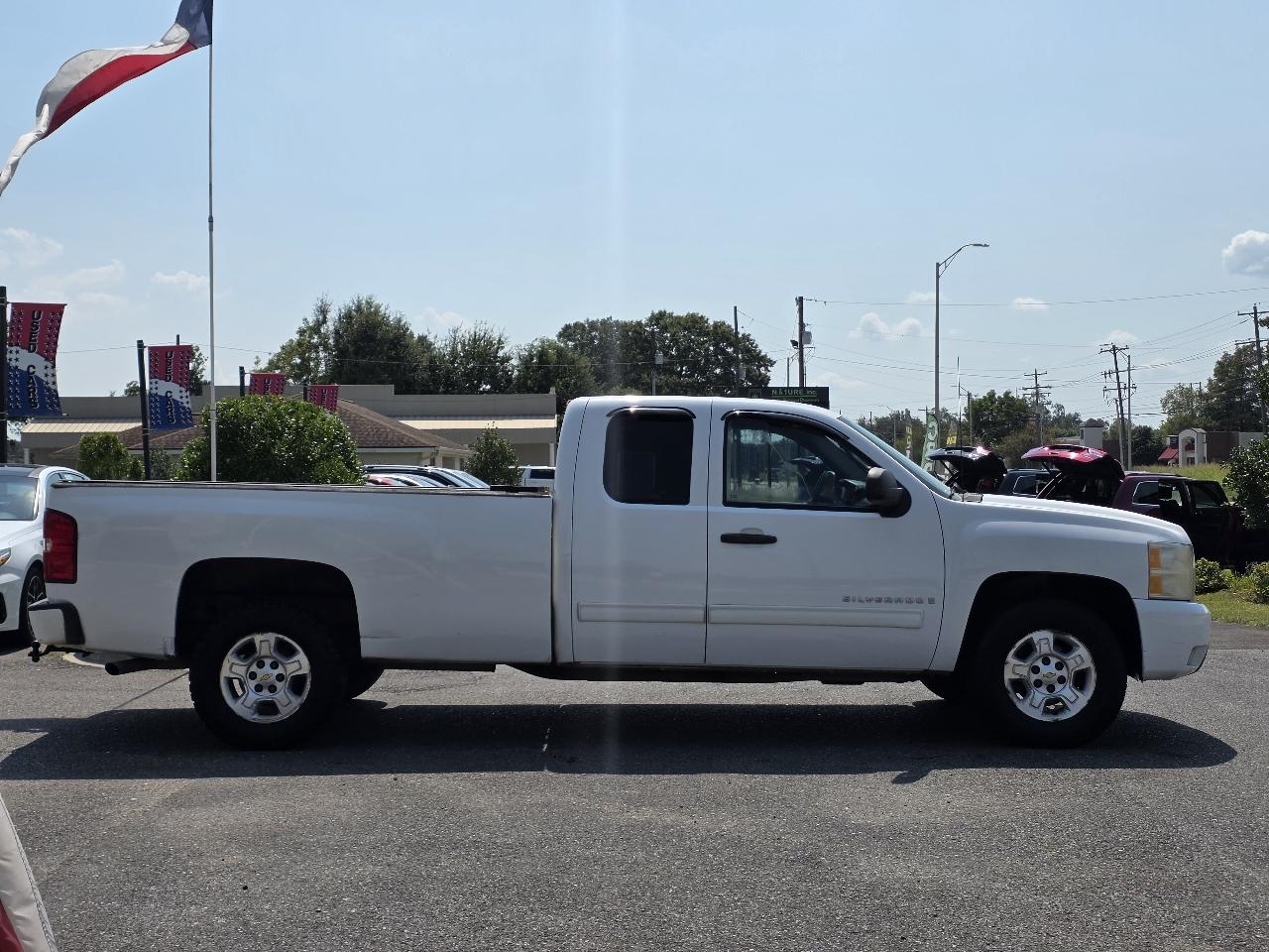 Chevrolet Silverado 1500 2WD Ext Cab 157.5" LT 2009