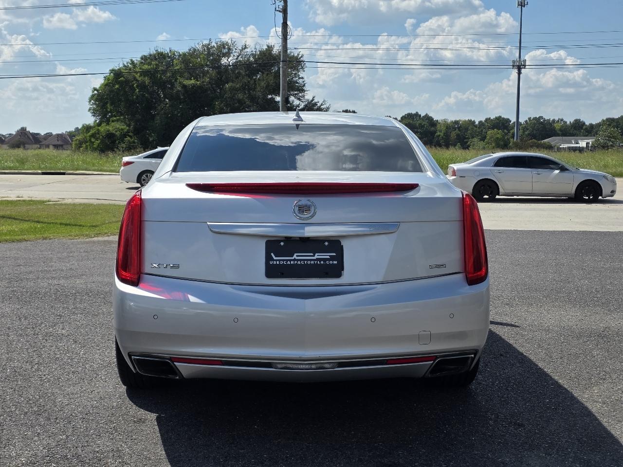 Cadillac XTS 4dr Sdn Luxury FWD 2014