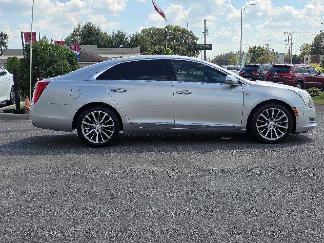 Cadillac XTS 4dr Sdn Luxury FWD 2014