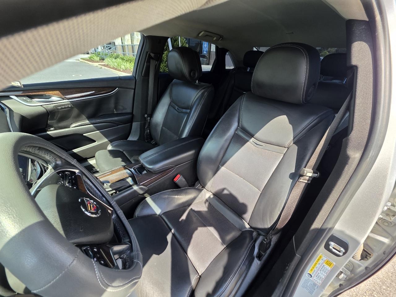 Cadillac XTS 4dr Sdn Luxury FWD 2014