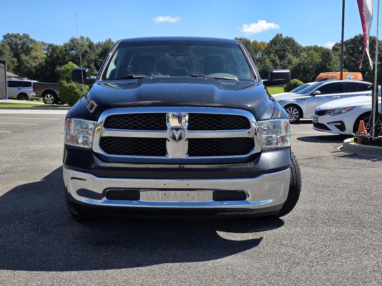 RAM 1500 Classic Tradesman 4x2 Quad Cab 6'4" Box 2019