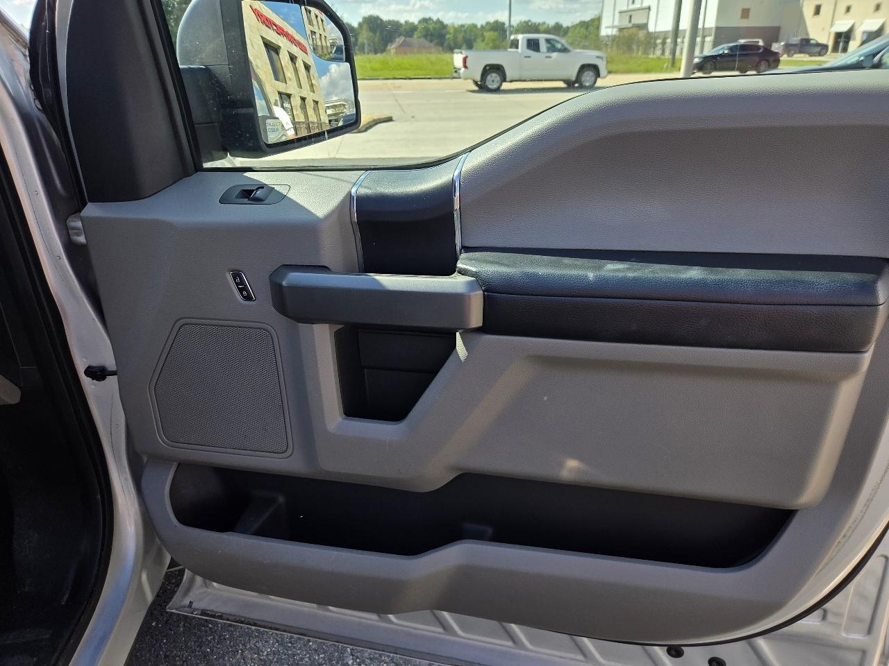 Ford F-150 XLT 2WD SuperCrew 5.5' Box 2017