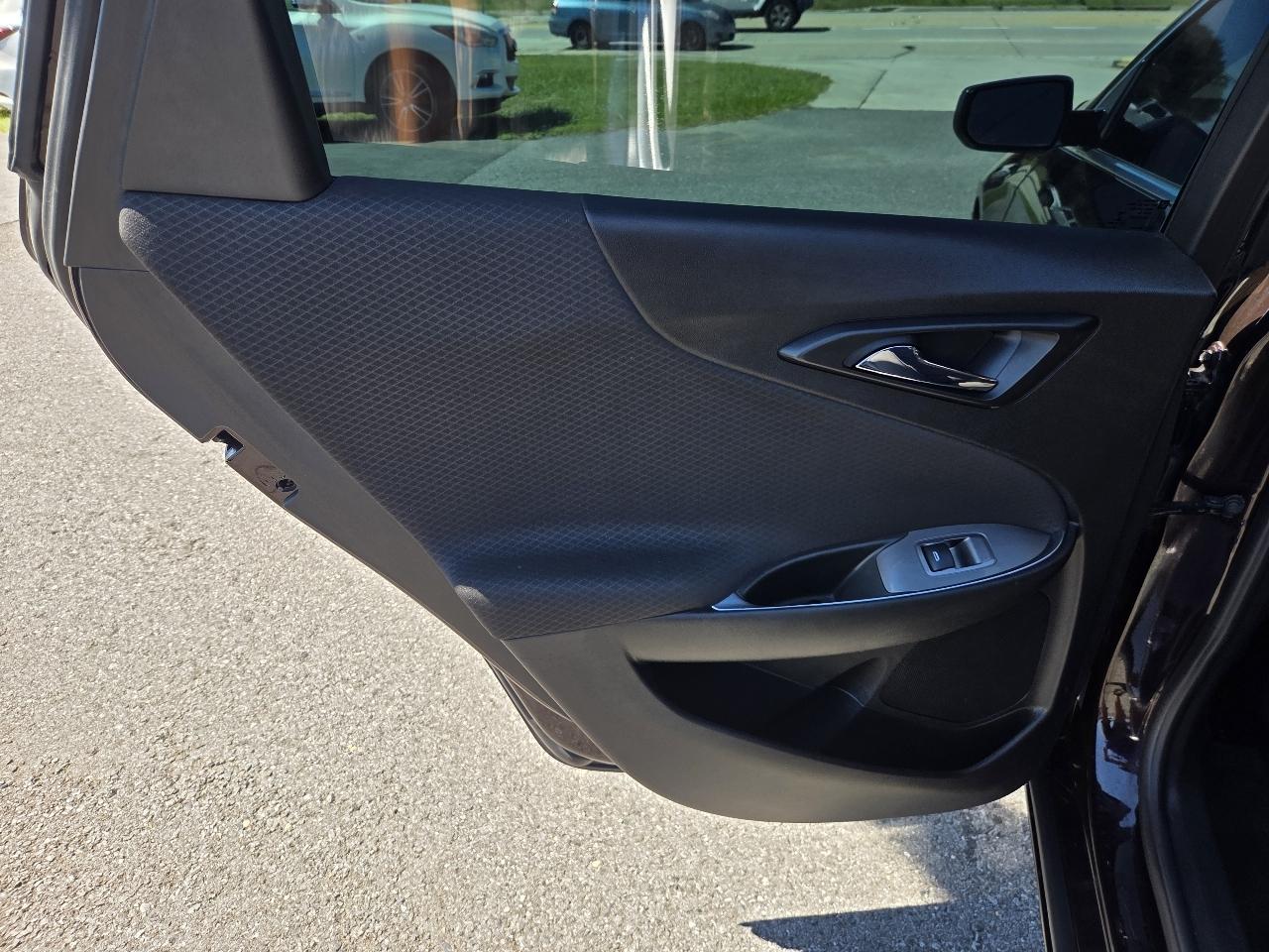 Chevrolet Malibu 4dr Sdn LT 2021