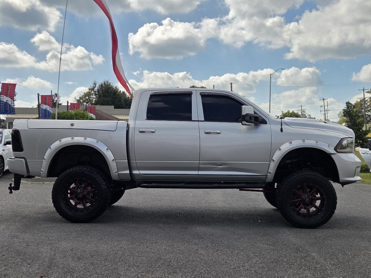 RAM 1500 2WD Crew Cab 140.5" Sport 2014