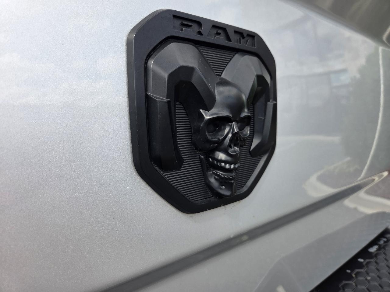 RAM 1500 2WD Crew Cab 140.5" Sport 2014