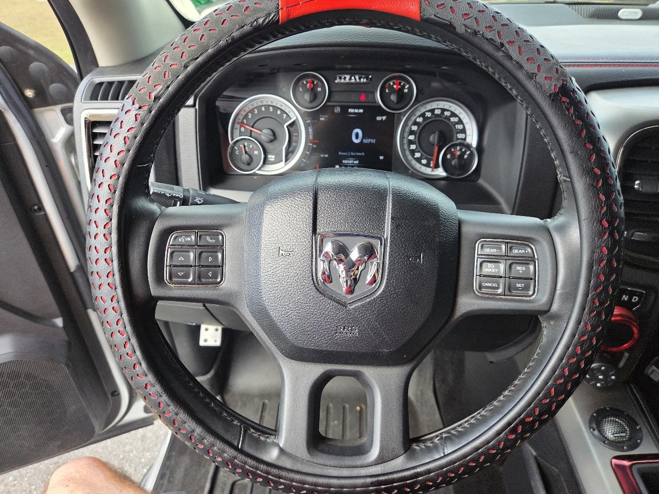 RAM 1500 2WD Crew Cab 140.5" Sport 2014