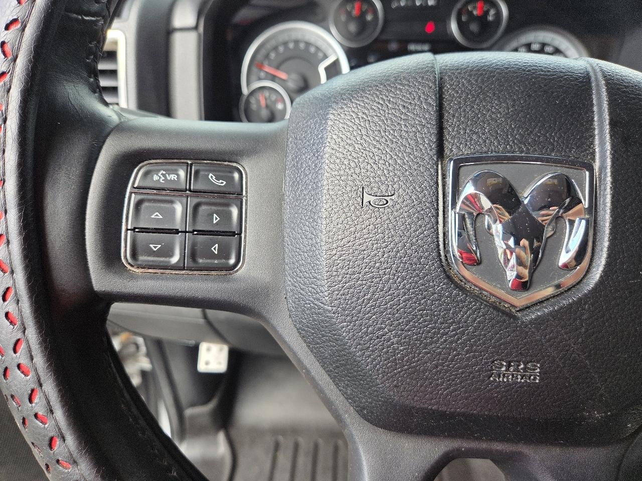 RAM 1500 2WD Crew Cab 140.5" Sport 2014