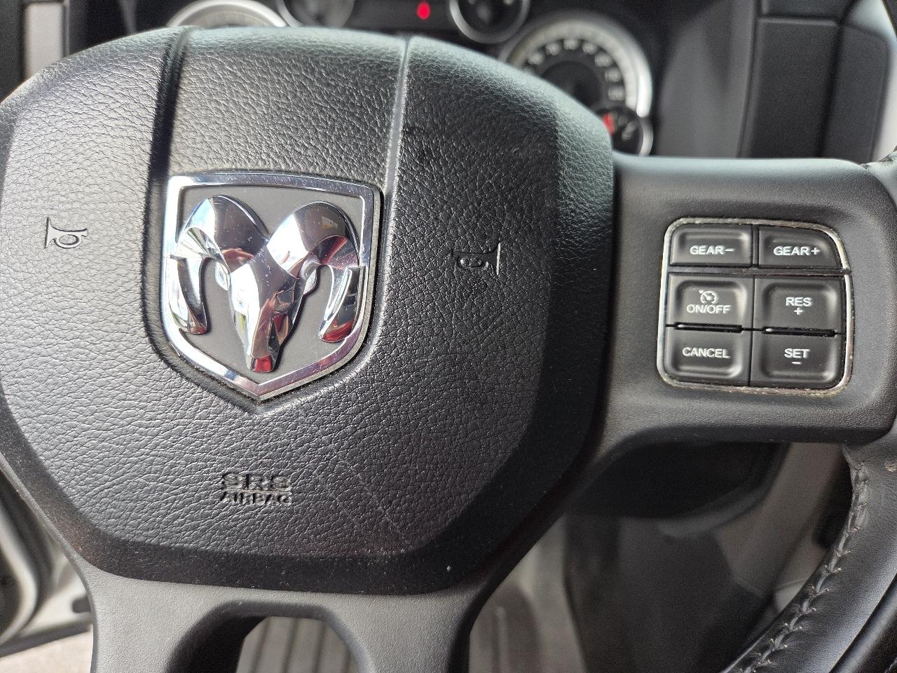 RAM 1500 2WD Crew Cab 140.5" Sport 2014