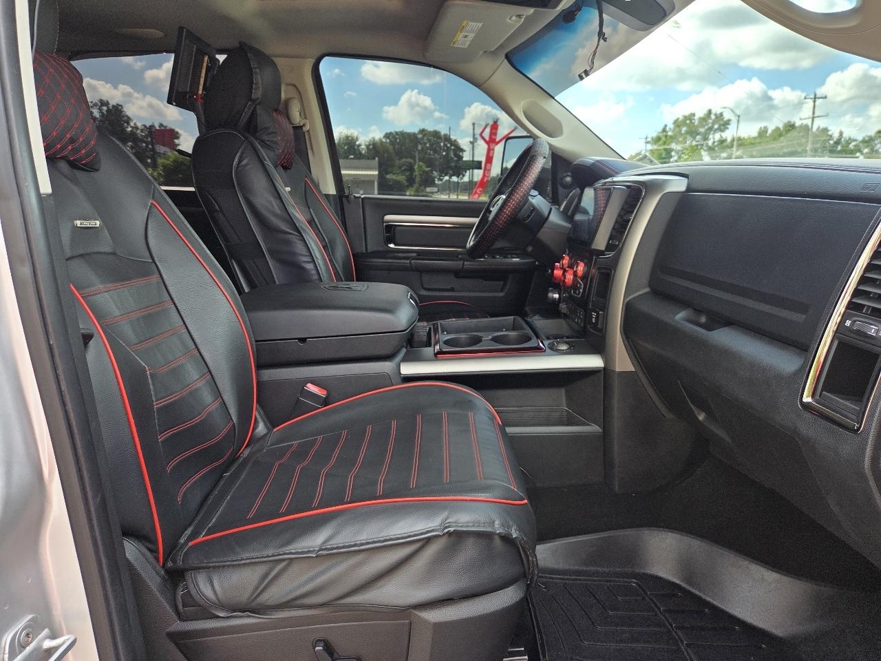 RAM 1500 2WD Crew Cab 140.5" Sport 2014