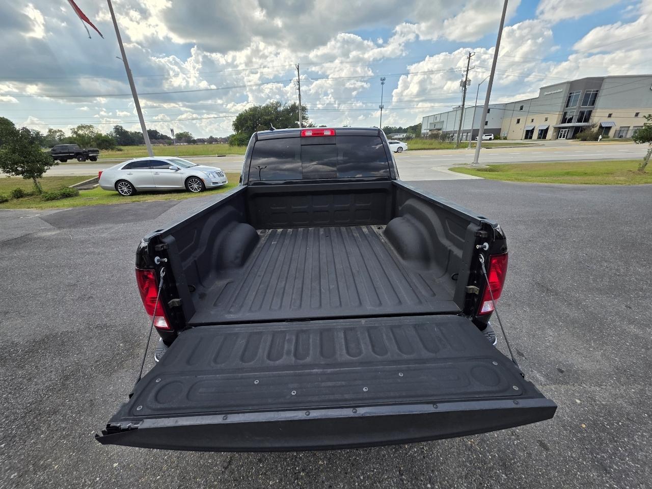 RAM 1500 Harvest 4x2 Crew Cab 5'7" Box *Ltd Avail* 2018