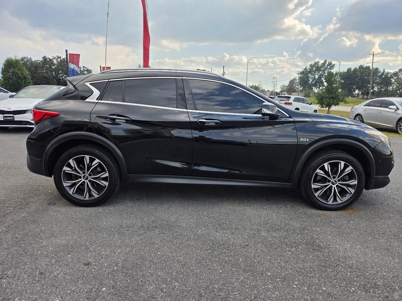 Infiniti QX30 Premium AWD 2017