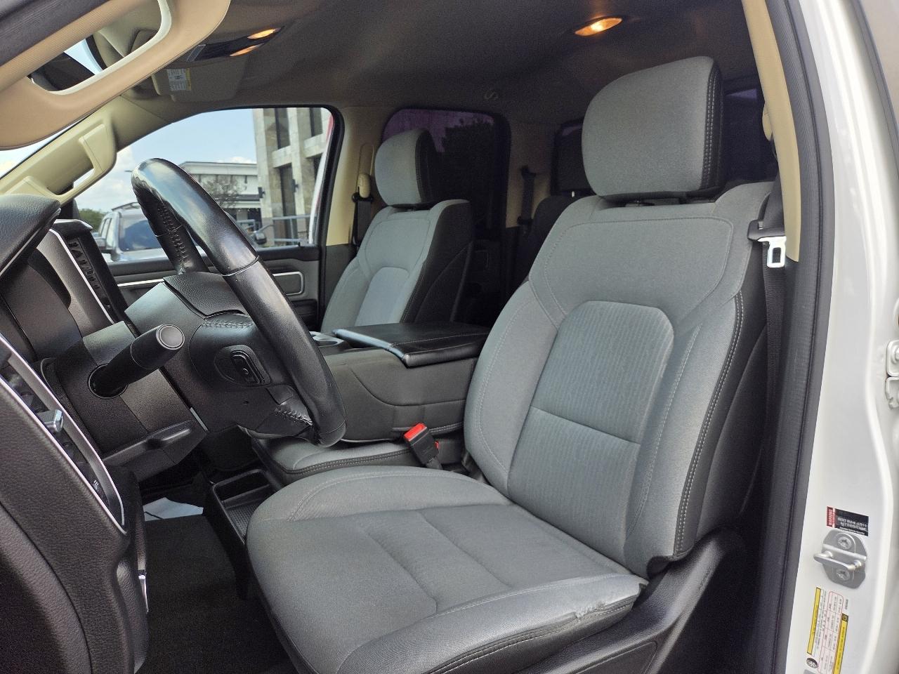RAM 1500 Big Horn/Lone Star 4x2 Quad Cab 6'4" Box 2019