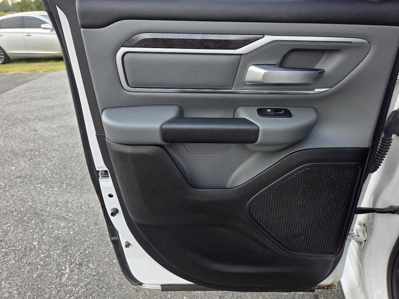 RAM 1500 Big Horn/Lone Star 4x2 Quad Cab 6'4" Box 2019