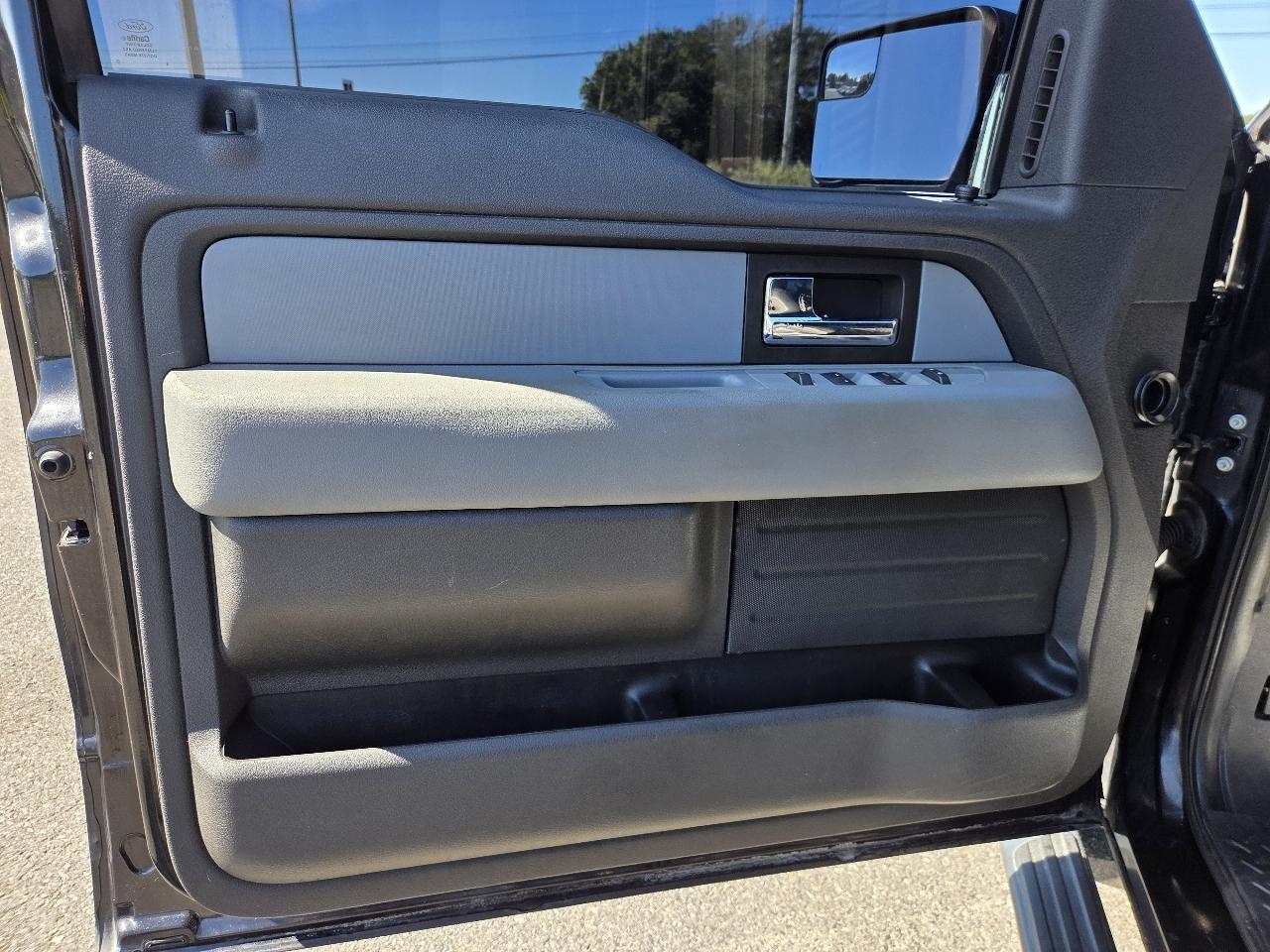 Ford F-150 2WD SuperCrew 145" STX 2014