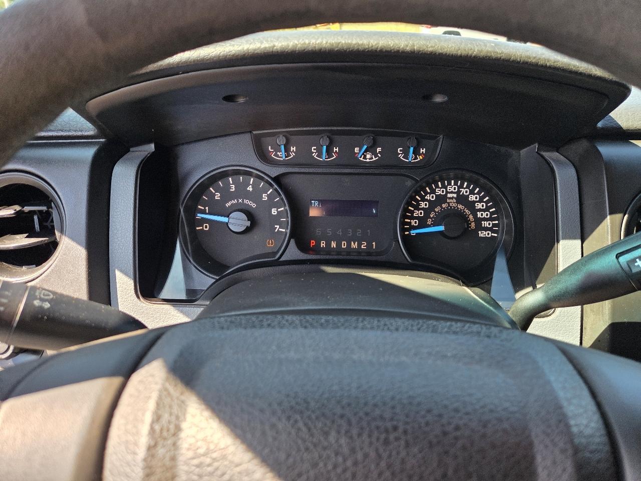 Ford F-150 2WD SuperCrew 145" STX 2014